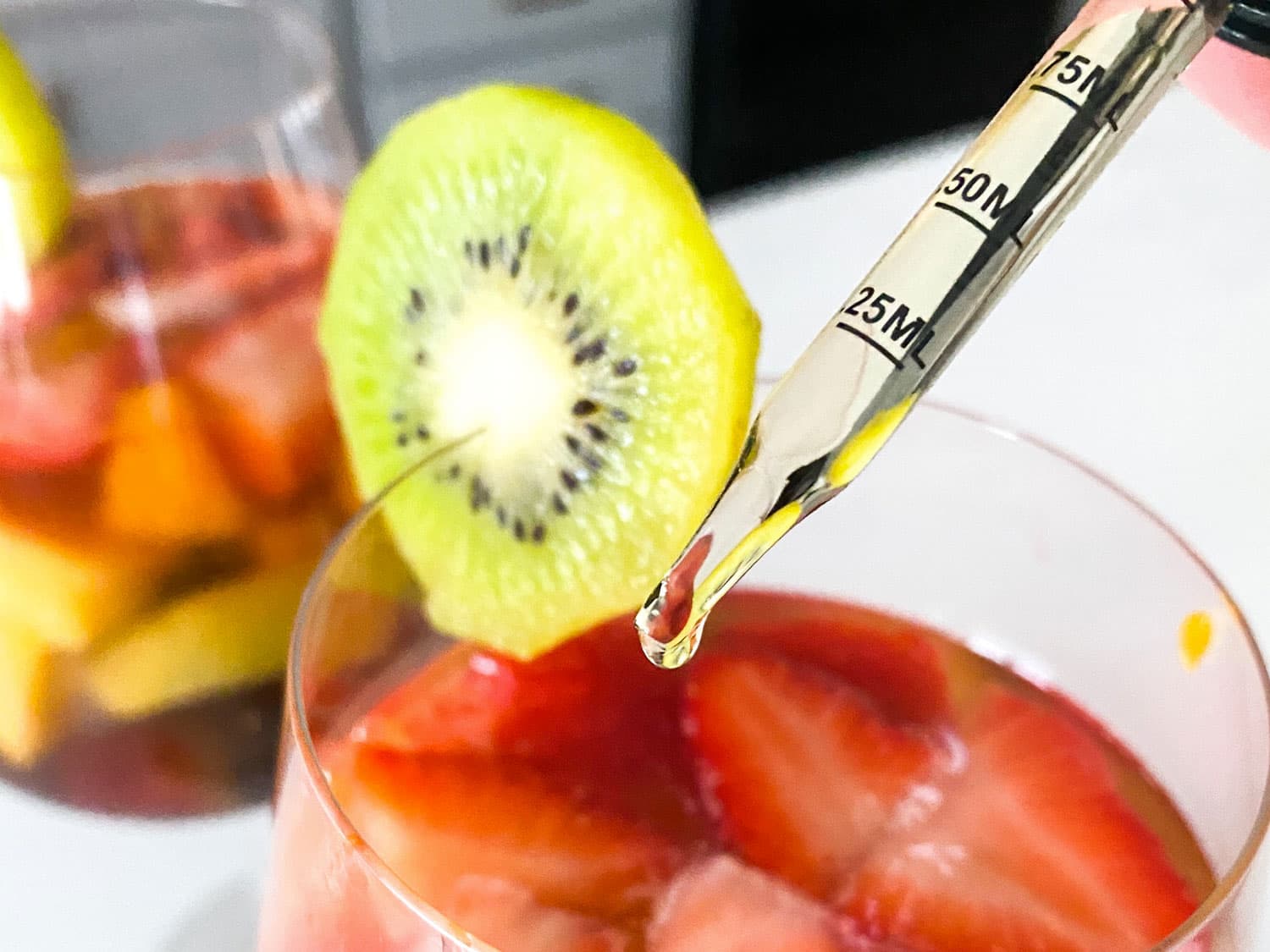 Using Kiwi with Cannabis Tincture
